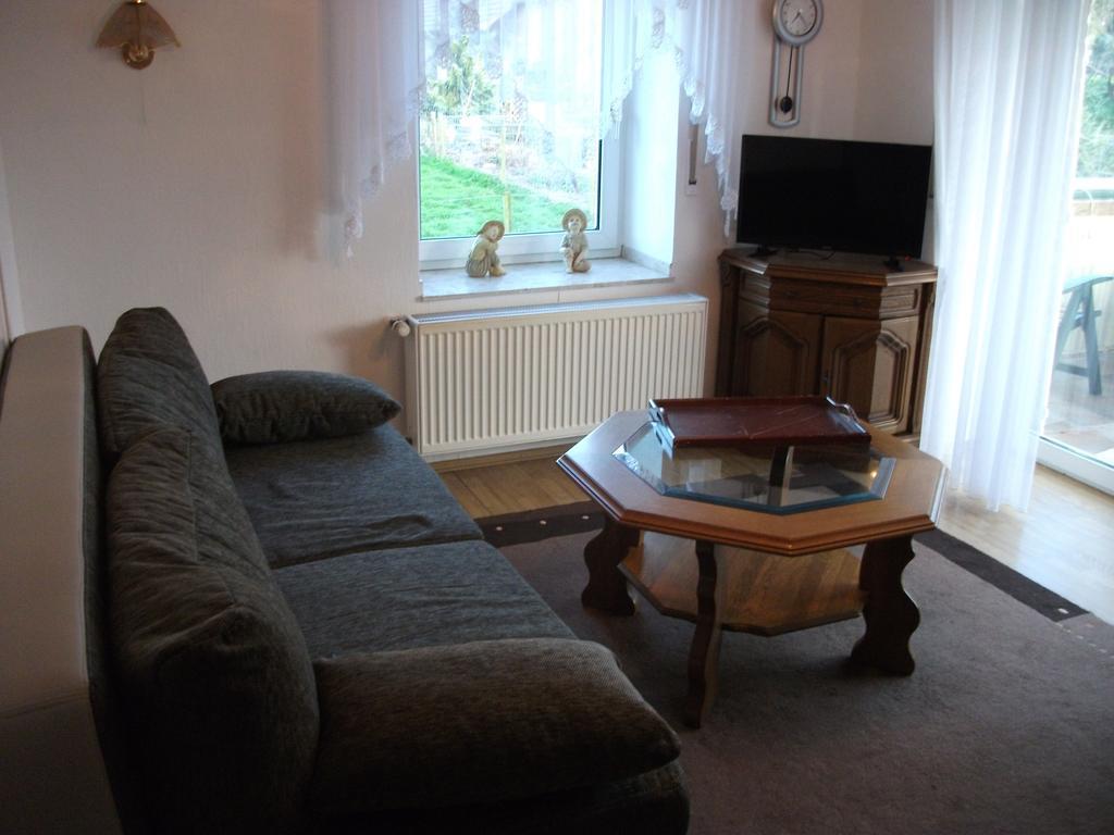 Ferienwohnung Am Bach Рес Екстер'єр фото